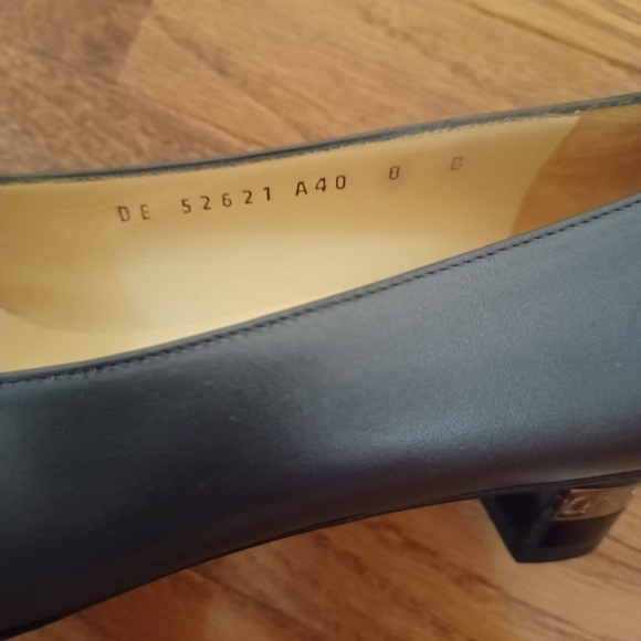 Salvatore Ferragamo Women's Square Toe Pumps Sz 8 - Picture 8 of 9